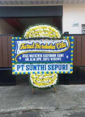 Papan Bunga Duka di Pulau Yerui