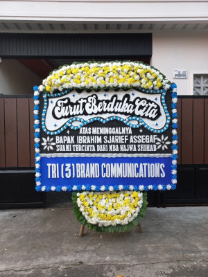 Papan Bunga Duka di Pulau Yerui